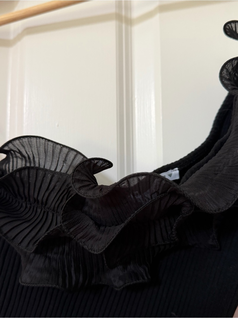 Zara Black One-Shoulder Ruffle Ribbed Crop Top - Picture 3 of 4